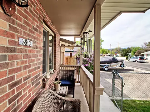 320 N Apple St, Fruita, CO 81521 photo 2