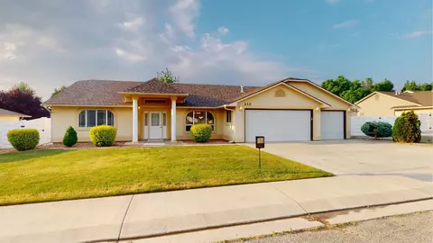 210 Limestone Cir, Grand Junction, CO 81503