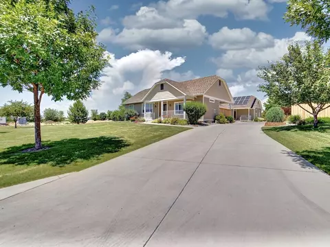 1201 Periwinkle Ln, Fruita, CO 81521 photo 2