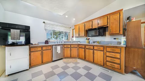 281 Middle St, Rangely, CO 81648 photo 12