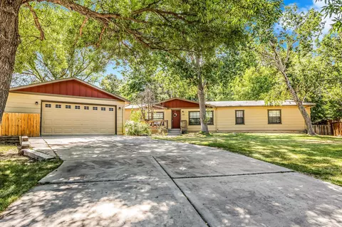 124 E Bonanza Pl, Parachute, CO 81635