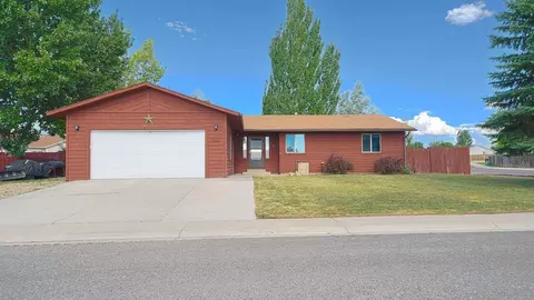 1524 La Mesa Cir, Rangely, CO 81648 photo 2