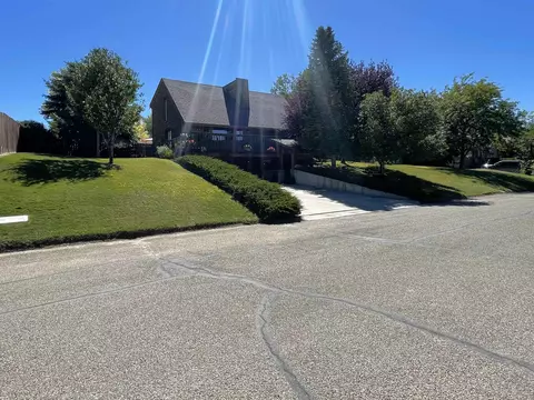137 Pinyon Cir, Rangely, CO 81648