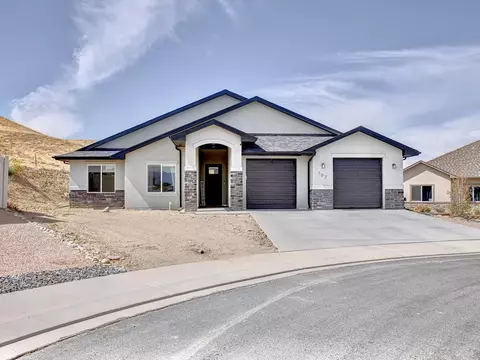 107 Dry Creek Ct, Grand Junction, CO 81503