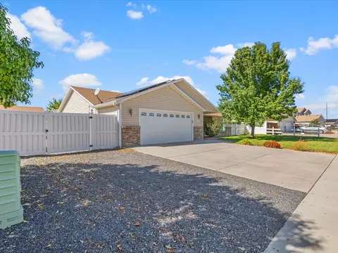 635 Stone Mountain Dr, Fruita, CO 81521 photo 2