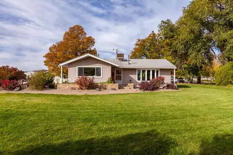 1303 13 Rd, Loma, CO 81524
