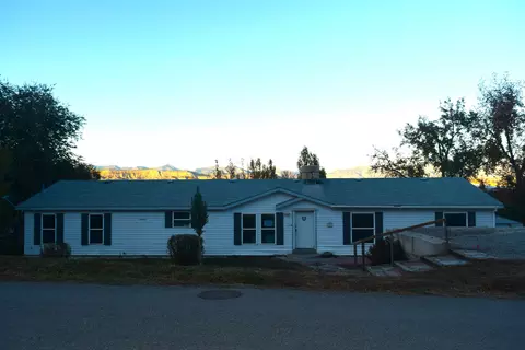 381 Remington St, Rifle, CO 81650