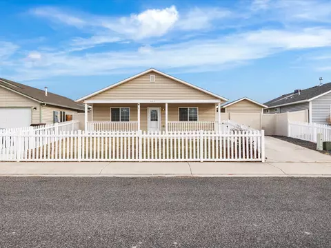 440 Pear Ln, Grand Junction, CO 81504