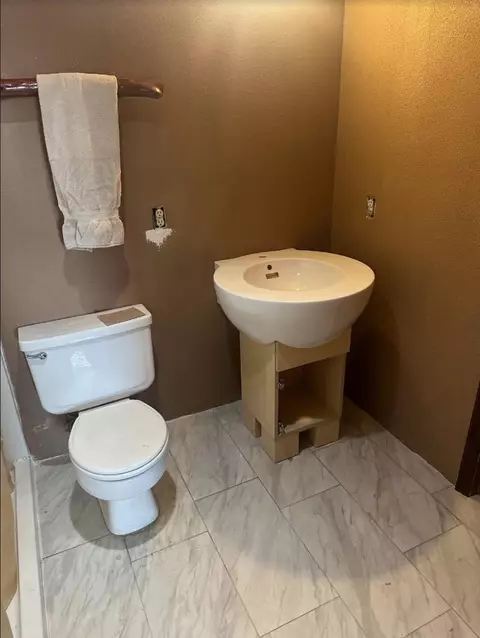 Bath - 1268 17 12 Rd, Fruita, CO 81521 photo 2 of 3