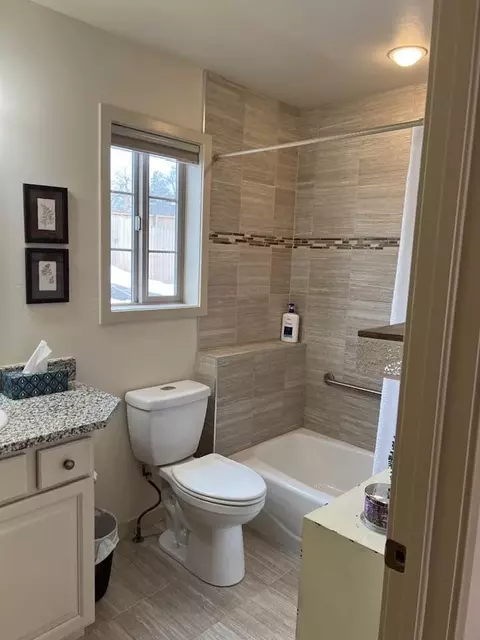 Bath - 10976 Mesa St, Mesa, CO 81643 photo 2 of 4