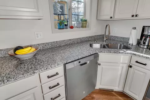Kitchen - 10976 Mesa St, Mesa, CO 81643 photo 5 of 6