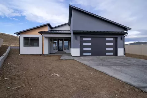 127 Goshawk Ct, Grand Junction, CO 81503