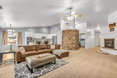 860 Dee Ann St, Fruita, CO 81521 photo 3