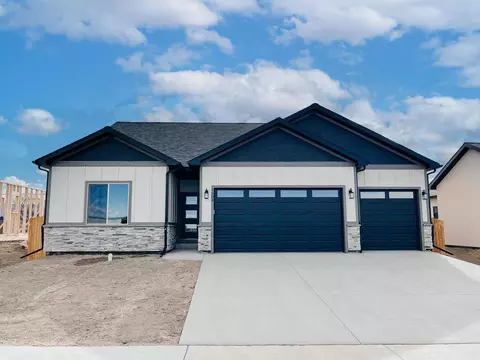 1604 Weminuche Ave, Montrose, CO 81401