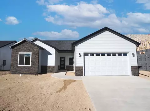 1521 Excelsior Creek Ave, Montrose, CO 81401