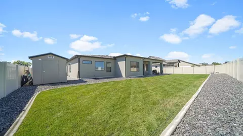 Exterior - 922 Red Globe Dr, Fruita, CO 81521 photo 8 of 10