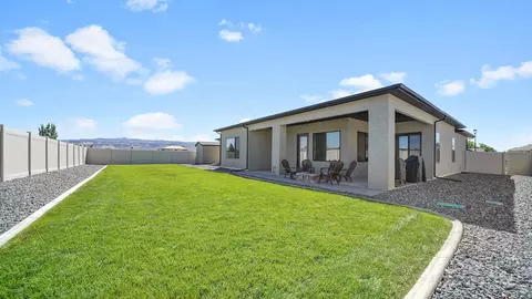 Exterior - 922 Red Globe Dr, Fruita, CO 81521 photo 7 of 10