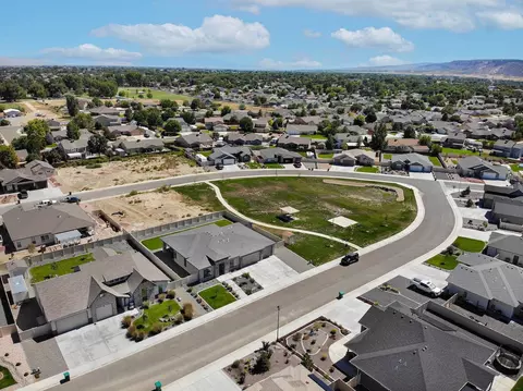 View/Area - 922 Red Globe Dr, Fruita, CO 81521 photo 1 of 3