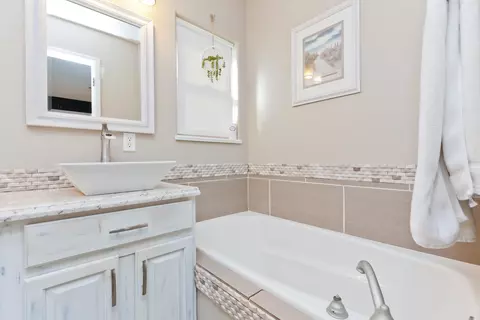 Bath - 848 Delean Way, Fruita, CO 81521 photo 1 of 6
