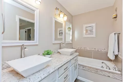 Bath - 848 Delean Way, Fruita, CO 81521 photo 3 of 6