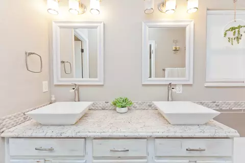 Bath - 848 Delean Way, Fruita, CO 81521 photo 2 of 6