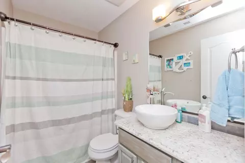 Bath - 848 Delean Way, Fruita, CO 81521 photo 5 of 6