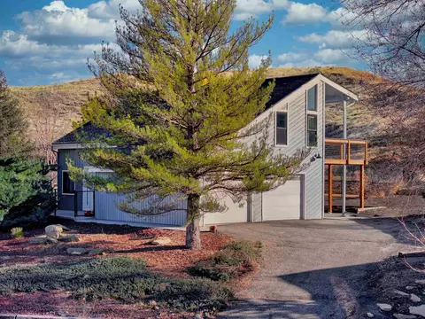 2421 Hidden Valley Dr, Grand Junction, CO 81507