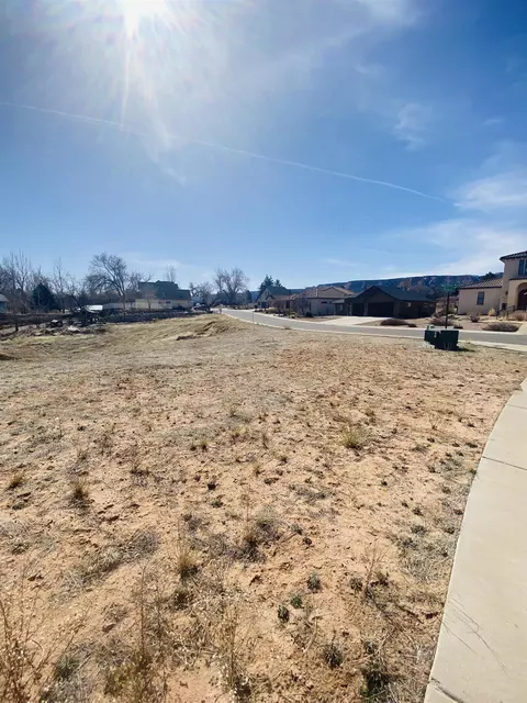 2121 Riverbend Ct, Grand Junction, CO 81507