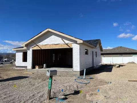 637 Rock Eagle Rd, Grand Junction, CO 81504