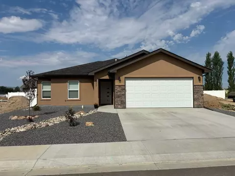 637 Rock Eagle Rd, Grand Junction, CO 81504