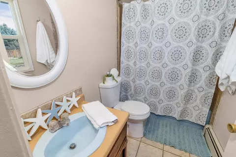 Bath - 233 W Meadow Ave, Fruita, CO 81521 photo 1 of 3
