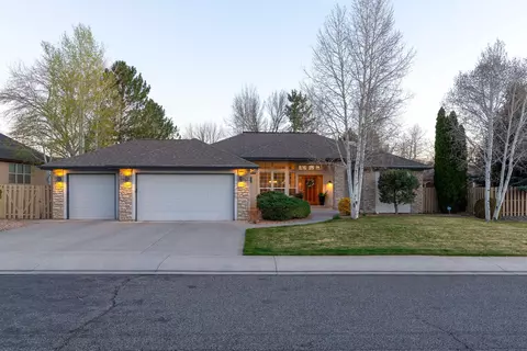 2305 Knoll Cir, Grand Junction, CO 81506