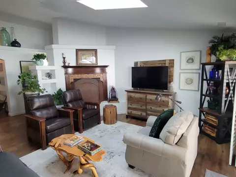 Living - 853 Jasper Dr, Fruita, CO 81521 photo 2 of 2