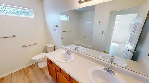 Bath - 788 Abigail Ct, Fruita, CO 81521 photo 5 of 6