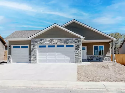 1532 Weminuche Ave, Montrose, CO 81401