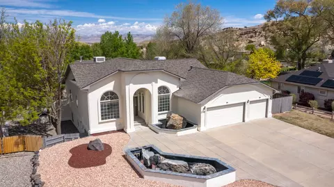2148 S Canyon View Dr, Grand Junction, CO 81507