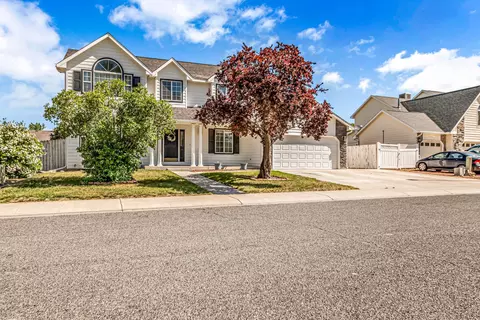 Exterior - 183 Sierra Dr, Fruita, CO 81521 photo 2 of 6
