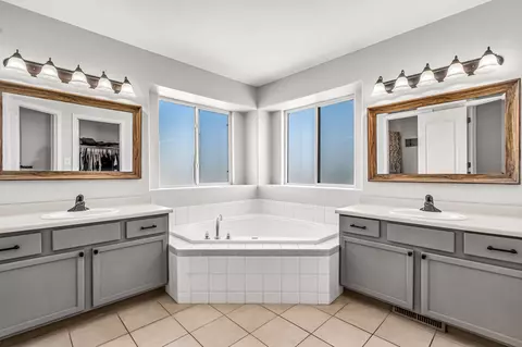 Bath - 183 Sierra Dr, Fruita, CO 81521 photo 3 of 4