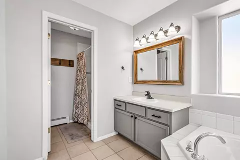 Bath - 183 Sierra Dr, Fruita, CO 81521 photo 2 of 4