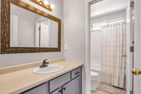 Bath - 183 Sierra Dr, Fruita, CO 81521 photo 4 of 4
