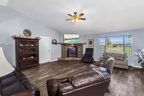 1902 Justman St, Fruita, CO 81521 photo 9