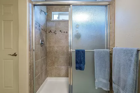 Bath - 835 Cresthaven Dr, Fruita, CO 81521 photo 3 of 3