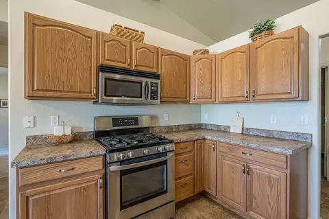 Kitchen - 835 Cresthaven Dr, Fruita, CO 81521 photo 2 of 2