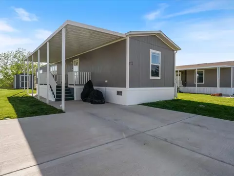 901 6530 Rd #2821, Montrose, CO 81401