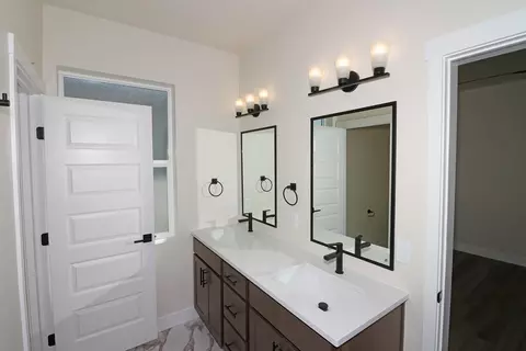 Bath - 1645 Tungsten Way, Fruita, CO 81521 photo 4 of 5