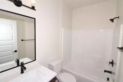 Bath - 1645 Tungsten Way, Fruita, CO 81521 photo 2 of 5