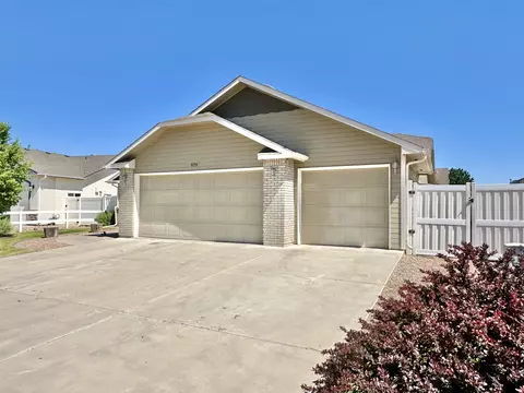 979 Azurite Dr, Fruita, CO 81521 photo 2