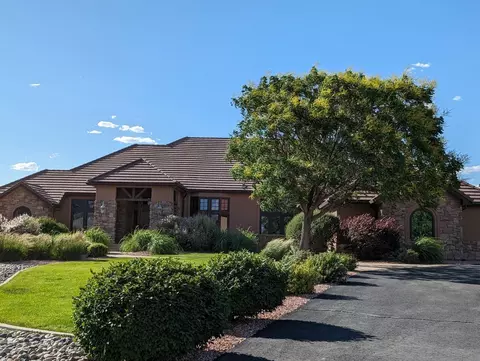 718 Curecanti Cir, Grand Junction, CO 81507