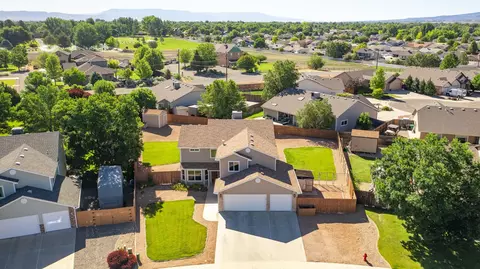 View/Area - 882 Elberta Dr, Fruita, CO 81521 photo 3 of 7