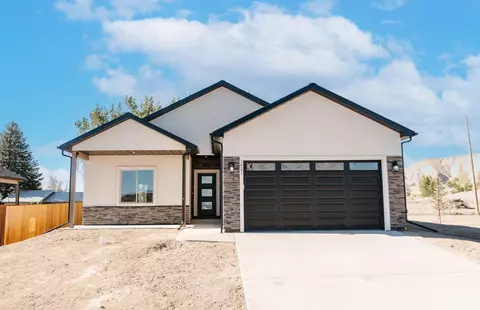 1621 Magpie Gulch St, Montrose, CO 81401